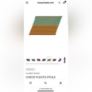 me ISSEY MIYAKE CHECK PLEATS STOLE